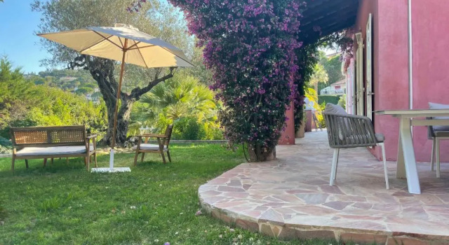 Вилла Fantastic pool villa 900m to the beach; with extravagant big garden