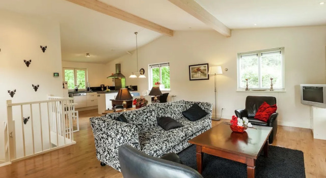 Spacious Chalet with Fenced Garden in Forest in Vieuxville