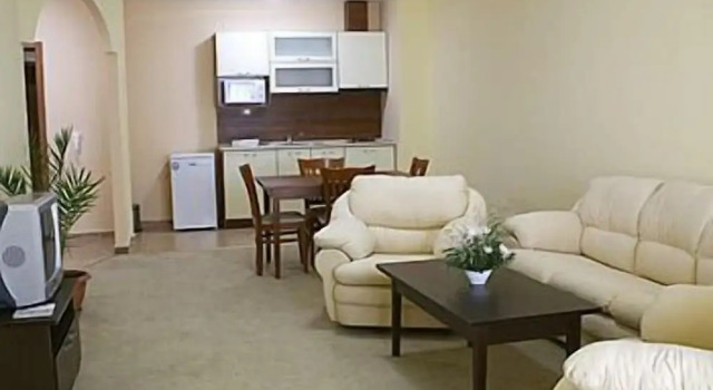 Семейные апартаменты c 1 комнатой Kris Apartments at Paradise Green Park -FREE Parking