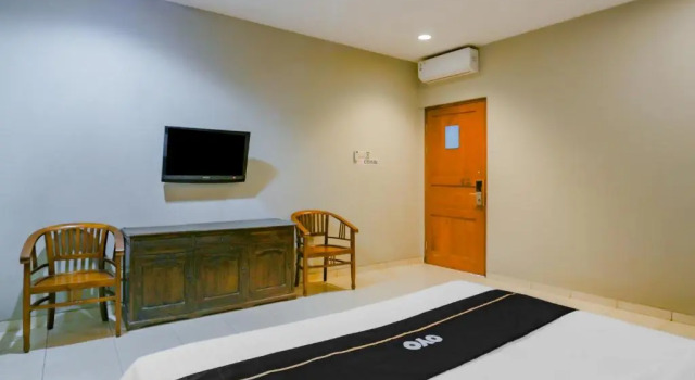 Suite Deluxe Istana Griya 2 Hotel Solo RedPartner