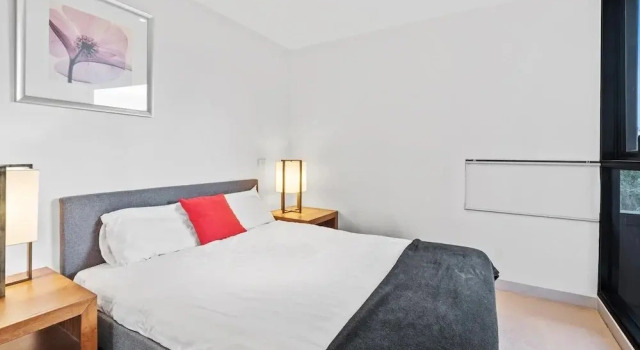 Central 1-bed Apartment With Secure Parking