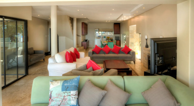 Bakoven Blue Villa with Ocean Views, Pool and No Load Shedding, Забронировать Отель Отели Cape Peninsula с бассейном, Бассейн