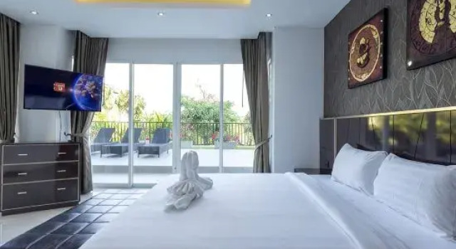 *Ocean View 4BR w/ Private Pool & Rooftop V179, Забронировать Отель Бухта Чалонг остров Пхукет
