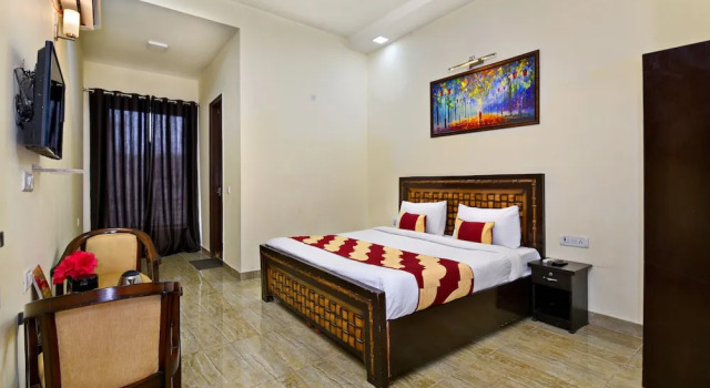 Hotel Metro Stays-Couple Friendly