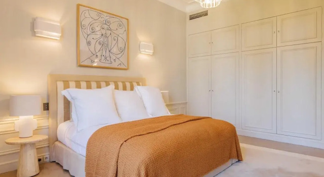 Luxury Mansion With Garden in Heart of Neuilly, Foglalás Apartman Neuilly-sur-Seine Asnières-sur-Seine