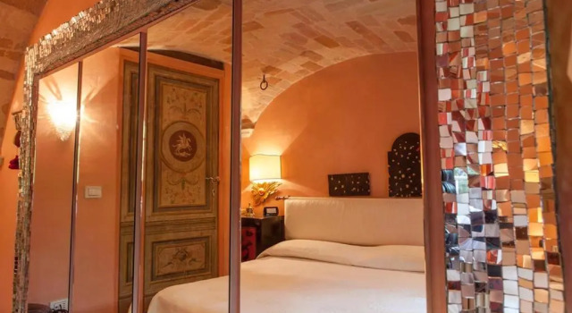 MarcheAmore - Bottega di Giacomino for art lovers, with private courtyard, Rezervovat Hotel Fermo 