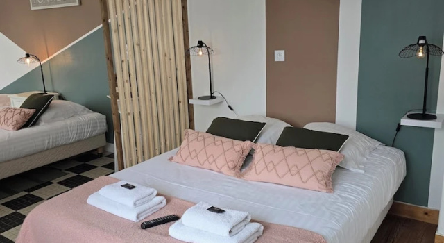Трёхместный номер Standard с красивым видом из окна Hôtel Lideal le Mountbatten