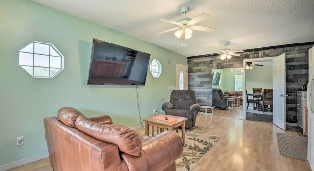 St Augustine Duplex w/ Yard ~ 5 Mi to Downtown!, Buchen Sie Hotel St. Augustine Saint Augustine Area