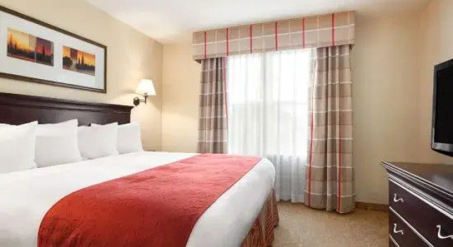 Люкс Country Inn & Suites by Radisson, Norcross, GA