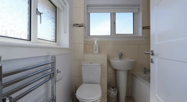 Коттедж Premium Dunfermline - Luxury 3 bedroom 2 bathroom detached house with garden