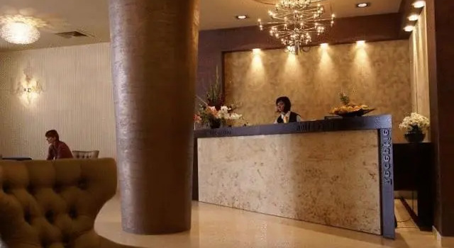 Griff Hotel Zalau, Rezervovat Hotel Hotely v Sălaj se snídaní, Snídaně