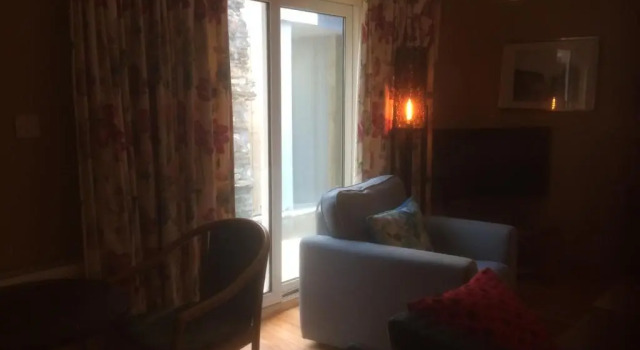 Secluded ground floor village centre apartment, Prenota Appartamento Dunfanaghy 