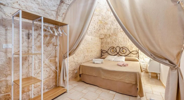 Trullo Delle Ginestre Private Pool, Book Villa Sommerhuse i Murgia, Hytte