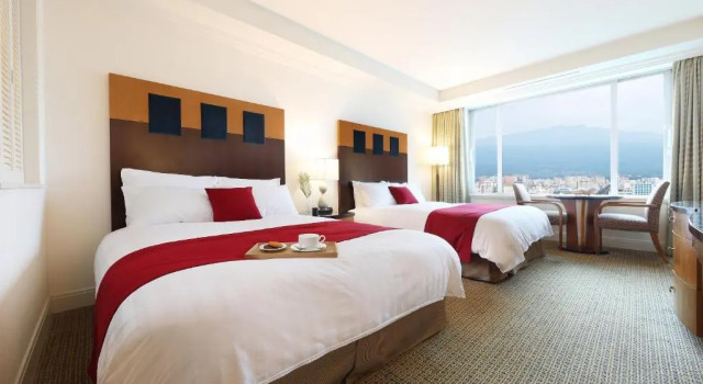 Четырёхместный номер Standard с видом на горы Ramada Plaza Jeju
