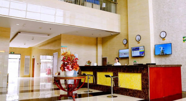 GreenTree Inn Express Laizhou Bus Station Wenhua Xi Street, Prenota Hotel Hotel a Shandong con parcheggio, Parcheggio