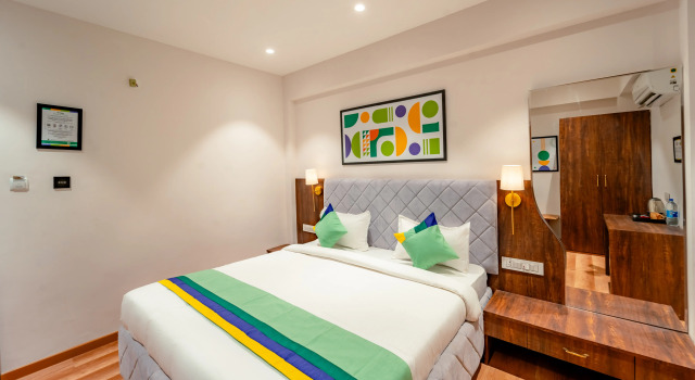 Номер Deluxe Treebo Premium Omni Residency