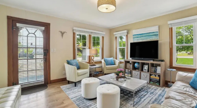 Boyne City Cottage: Walk to Downtown & Lake!, Prenota Casa vacanze Boyne City 