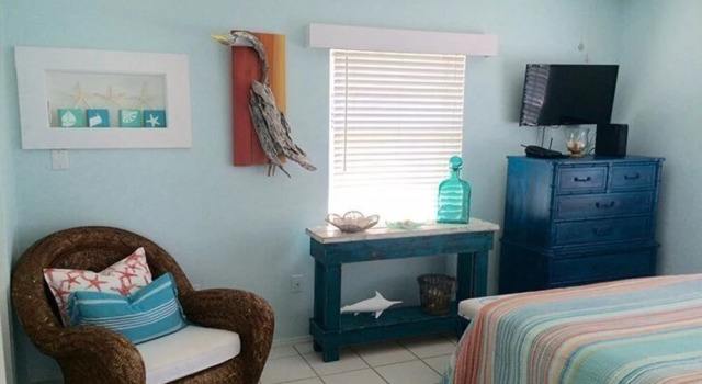 203 76th St- Upstairs Cottage #54631 1 Bedroom 1 Bathroom Cottage, Забронировать Дом для отпуска Холмс-Бич Sarasota Area