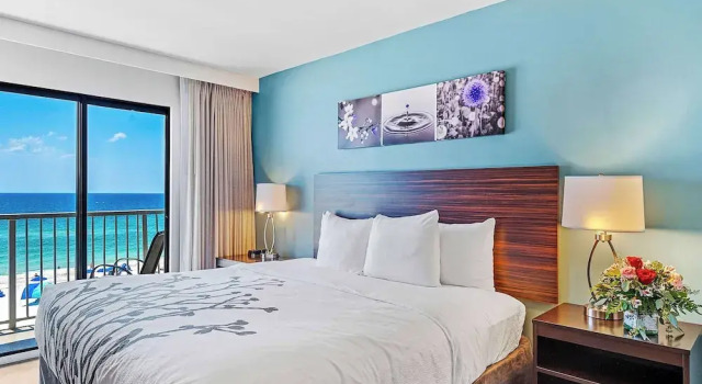 Двухместный номер Standard с балконом и с видом на залив Sleep Inn Orange Beach