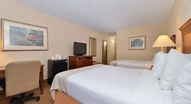 Holiday Inn West Memphis-i-55, Boek Hotel Hotels in Missouri met zwembad, Zwembad
