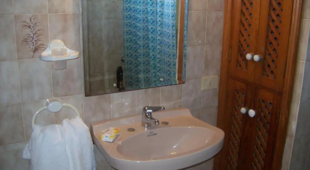 Апартаменты с видом на море Absolute Beachfront Apartment