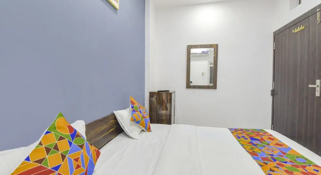 Fabexpress Anandam Palace Guest House, Забронировать Гостевой дом Гостевые дома Удджайна, рядом с Храм Махакалешвар-Джьотирлинга, Гостевой дом