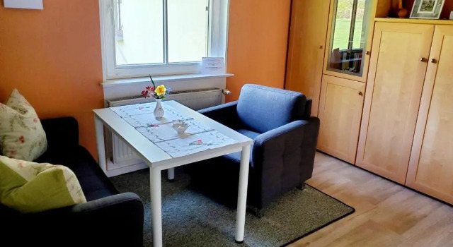 Ferienwohnung 2 bei Familie Saupe, Book Hotel Schaprode Rügen