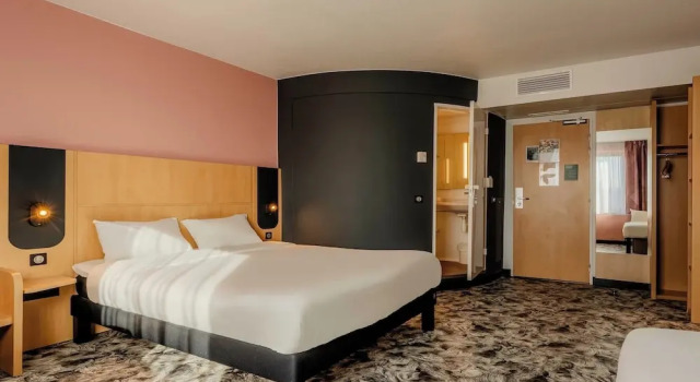 Трёхместный номер B&B HOTEL Maubeuge Gare