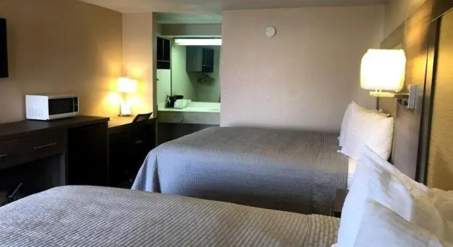 Четырёхместный номер Standard Legacy Inn - Gallatin