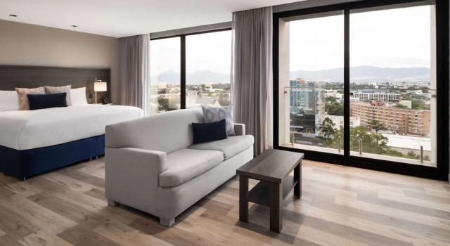 Двухместный номер Standard с балконом Wyndham Garden Guatemala City
