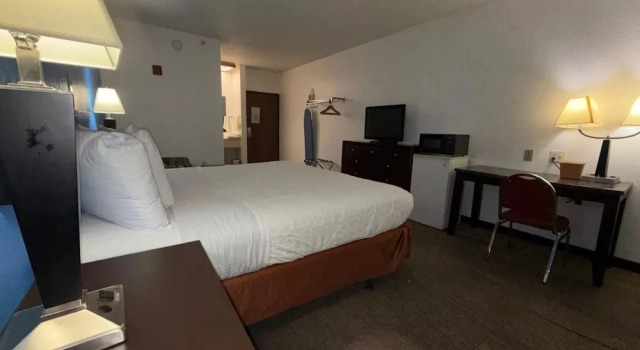 Номер Deluxe Woodland Inn and Suites Extended Stay
