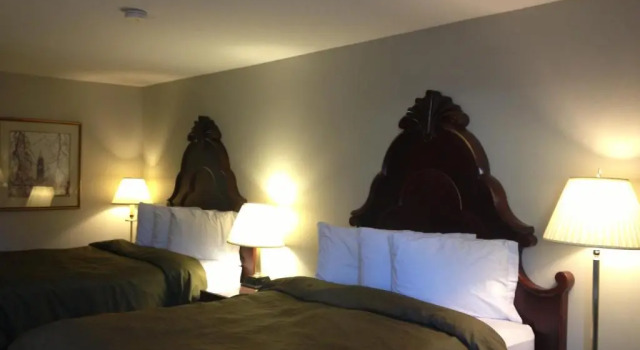 Четырёхместный номер Standard Midtown Motel & Suites