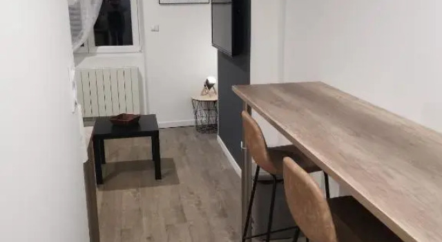Studio Cosy Au Pied du Metro Flachet, Забронировать Апартаменты/квартира Вийёрбан Rhône