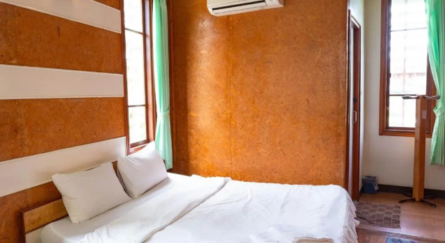 Baan Kitsada, Rezervovat Hotel Hotely v Central Thailand s parkováním, Parkování