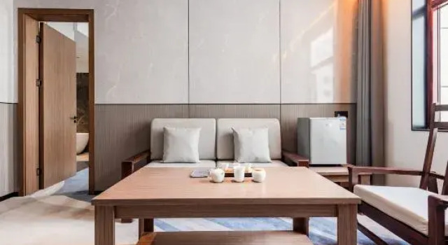 Люкс Executive Chuxiong Lanchen Hotel