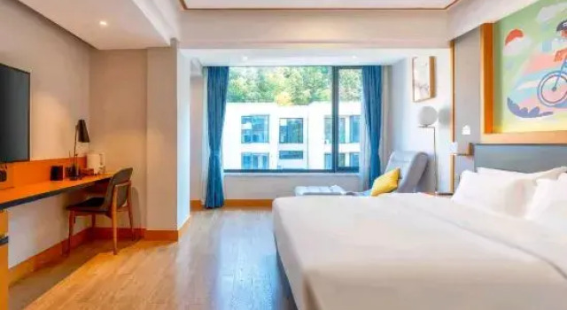 Люкс Qianhuju EZ Hotel (Dongqian Lake Guojihuiyizhongxin)
