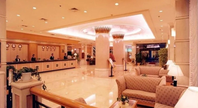 Bestway Hotel - Kunming, Rezerwuj Hotel Hotele w Kunming z parkingiem, Parking