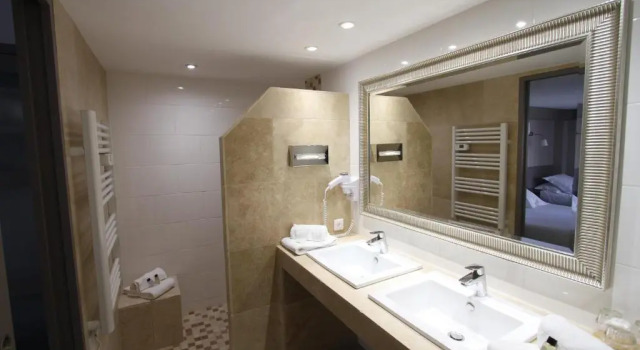 Номер Classic Hotel Van Gogh