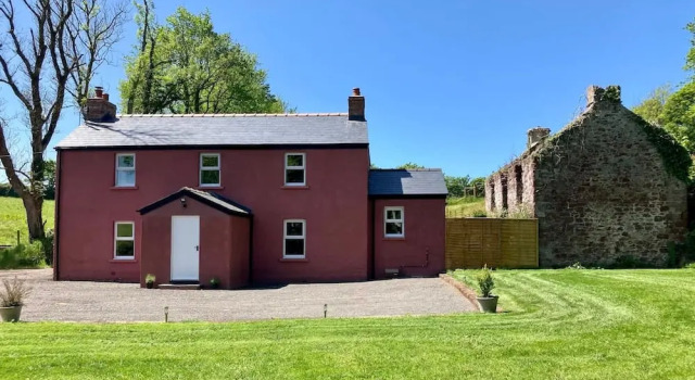 Secluded Cottage With hot tub, Забронировать Дом для отпуска Коттеджи Carmarthenshire, Коттедж