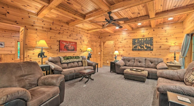Dog-friendly Gaylord Retreat < 8 Mi to Town!, Book Feriehus Villaer i Gaylord, Villa