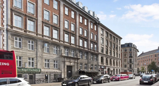 Gorgeuos Three-bedroom Apartment in Historical Copenhagen, Забронировать Апартаменты/квартира Кристиансхавн Копенгаген, рядом с Марморкиркен (Мраморная церковь)