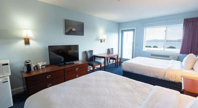 Четырёхместный номер Standard с балконом и с видом на залив Fireside Inn, Oceans Edge