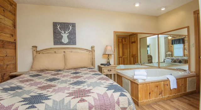 Moose Manor by Heritage Cabin Rentals