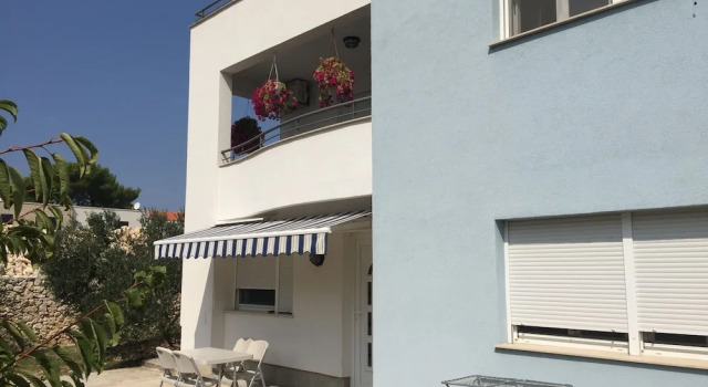 Апартаменты с балконом и с видом на сад Ana's apartments