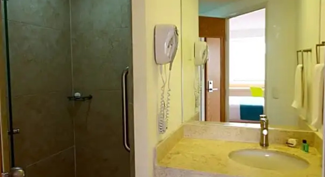 Четырёхместный номер Standard One Guadalajara Centro Historico