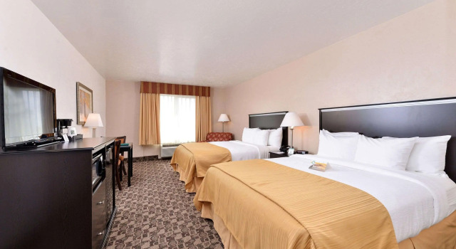 Четырёхместный номер Standard Quality Inn