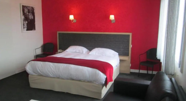Четырёхместный номер Standard Hôtel Calme Des Pins & Spa