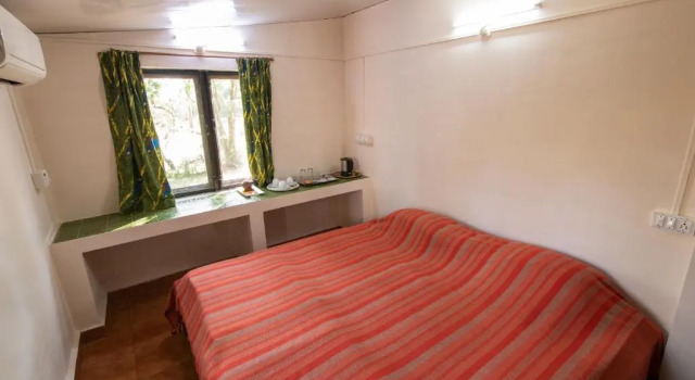 Bamboo Banks Farm & Guest House, Varaa Maatalousloma Hotellit Tamil Nadu uima-altaalla, Uima-allas
