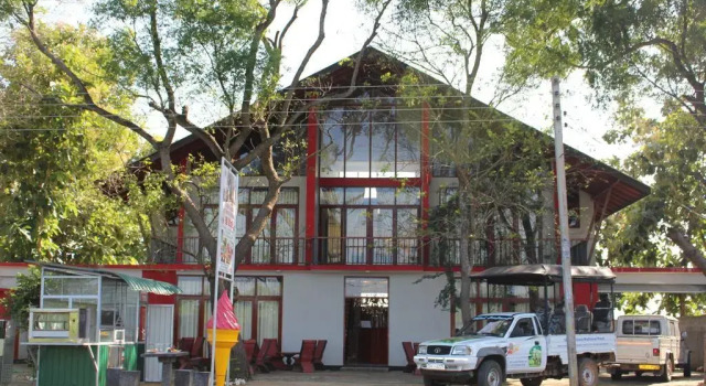 Snow Mirage Hotel