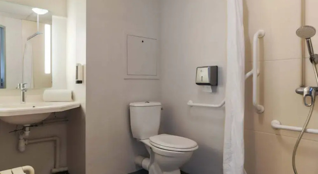 Двухместный номер Accessible B&B HOTEL Freyming-Merlebach